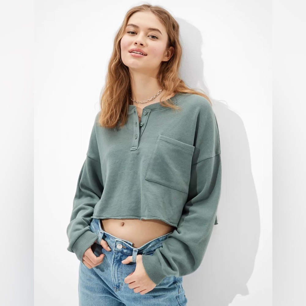 AE Fleece Cropped Henley Sweatshirt